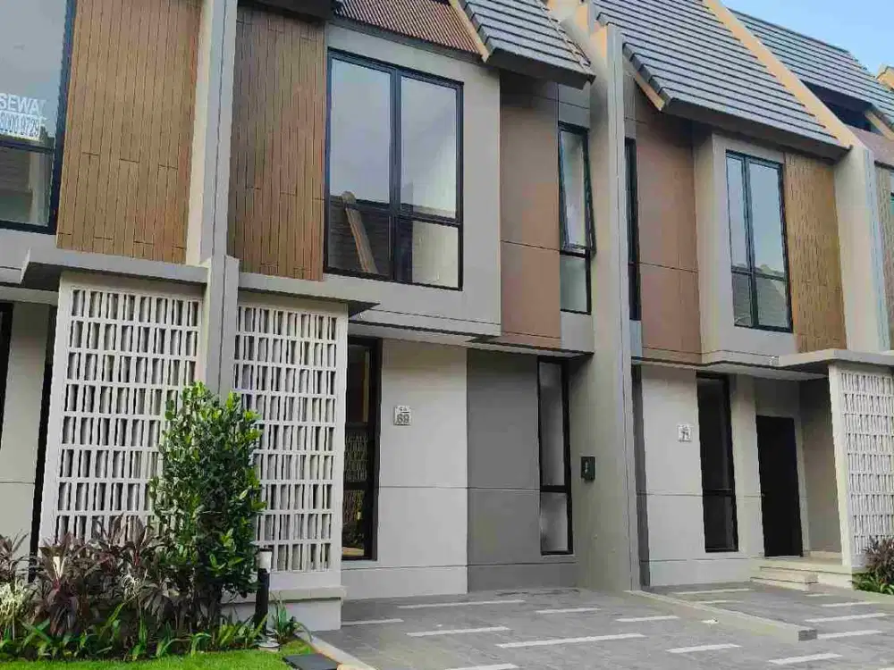 disewakan rumah dengan attic room  siap huni di SCG