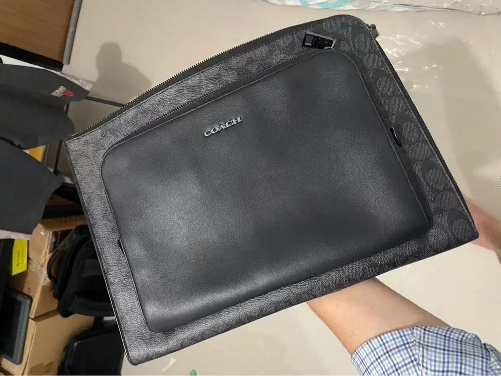Tas cluth Coach
