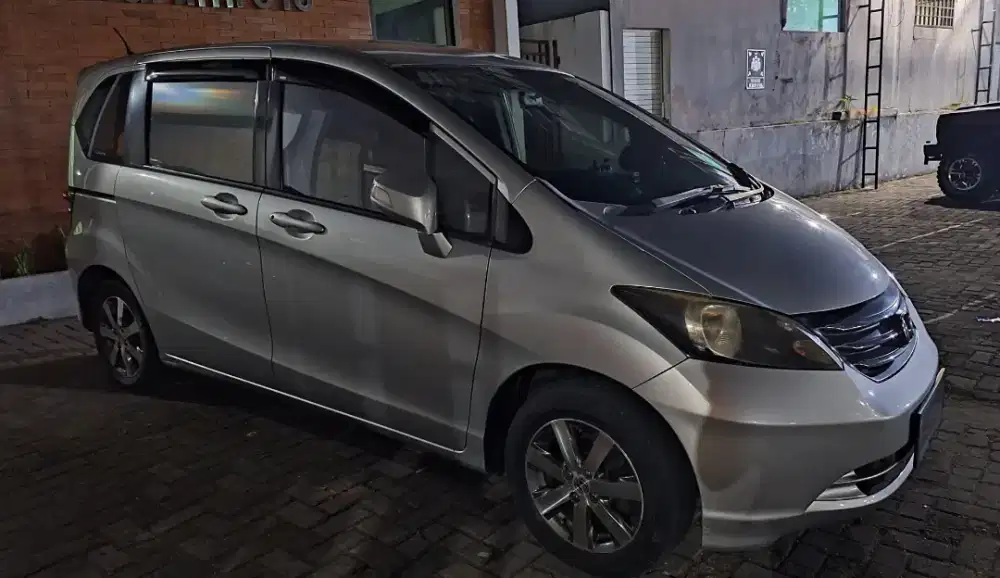 JUAL HONDA FREED PSD 2011