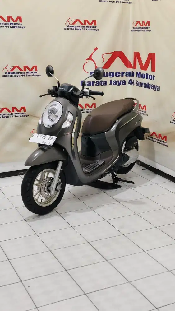 Km 8 ribu Scoopy Stylish Tahun 2023 warna abu2