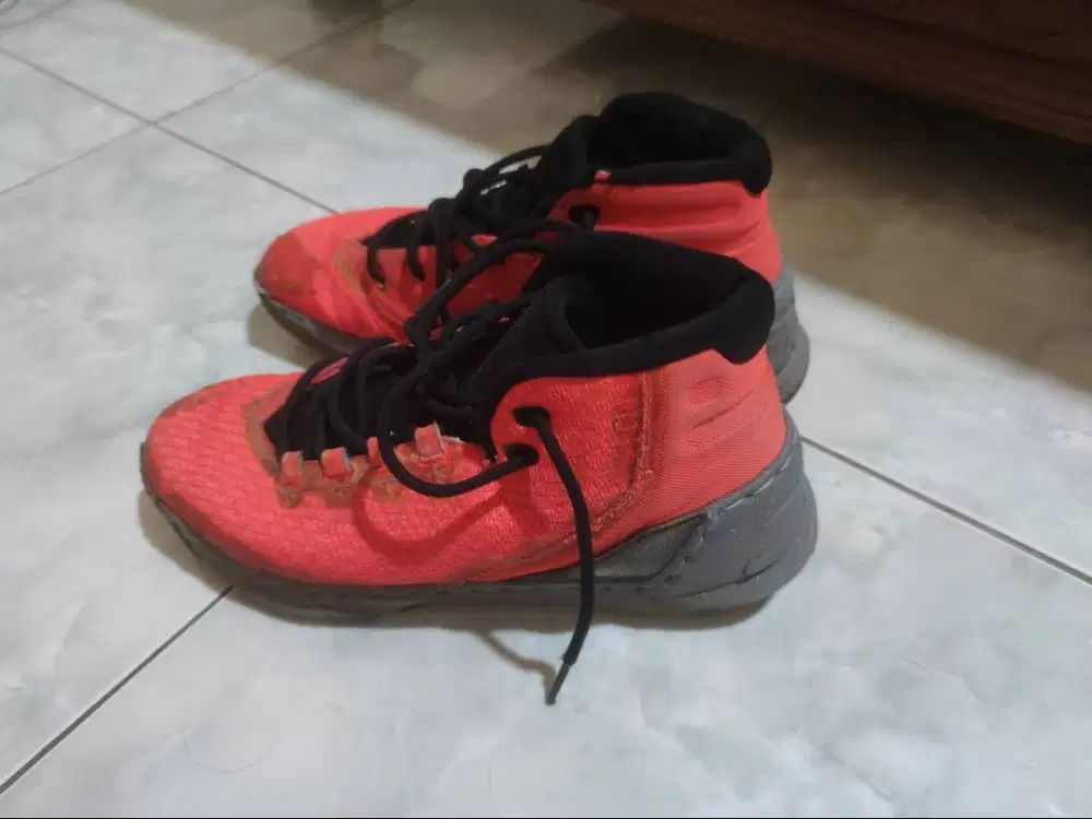 Sepatu Basket Under Armour UA Curry 3 Red Grey Black Size 42