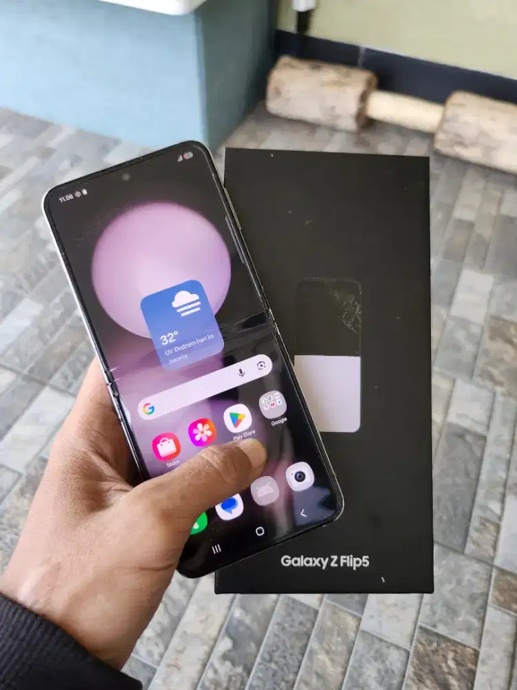 Samsung z flip 5 ram 8/512gb lengkap murmer mulus sisa pakean