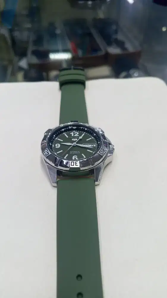 jam tangan Seiko 5