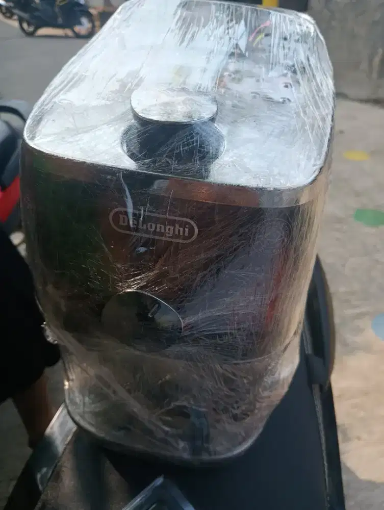 Mesin kopi merk delonghi