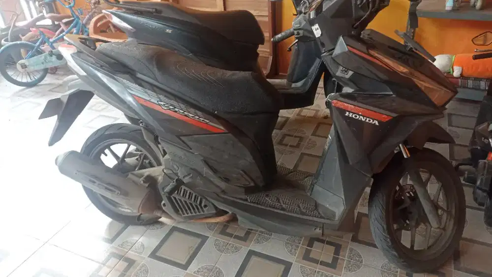 Dijual motor honda vario 2017