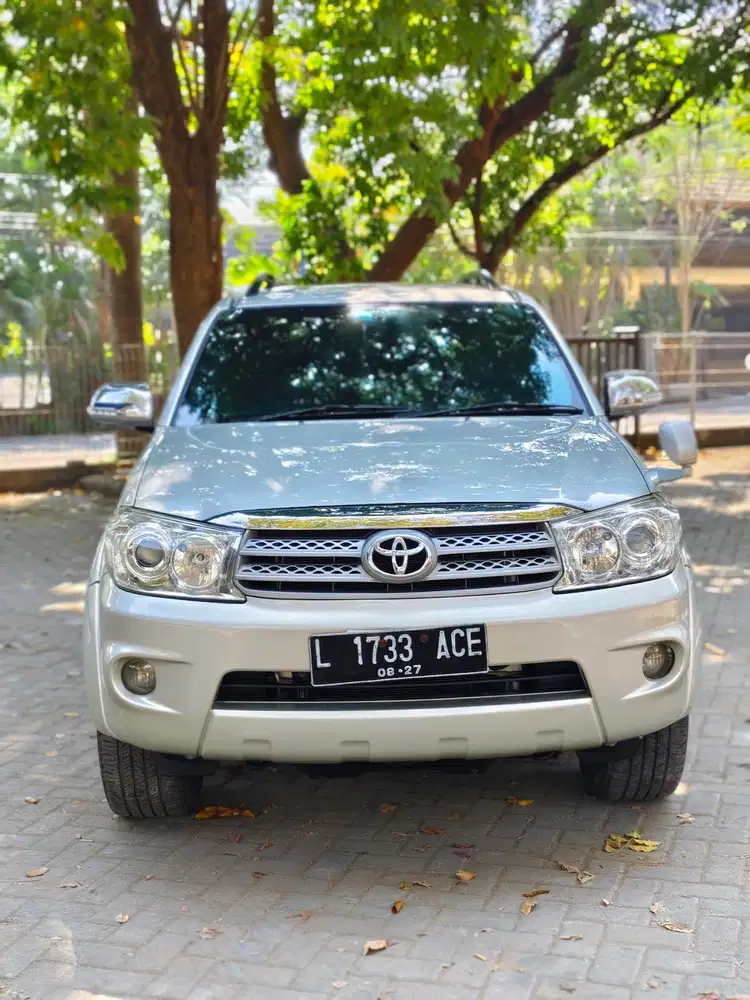 Toyota Fortuner 2.5 G Diesel Automatic 2010