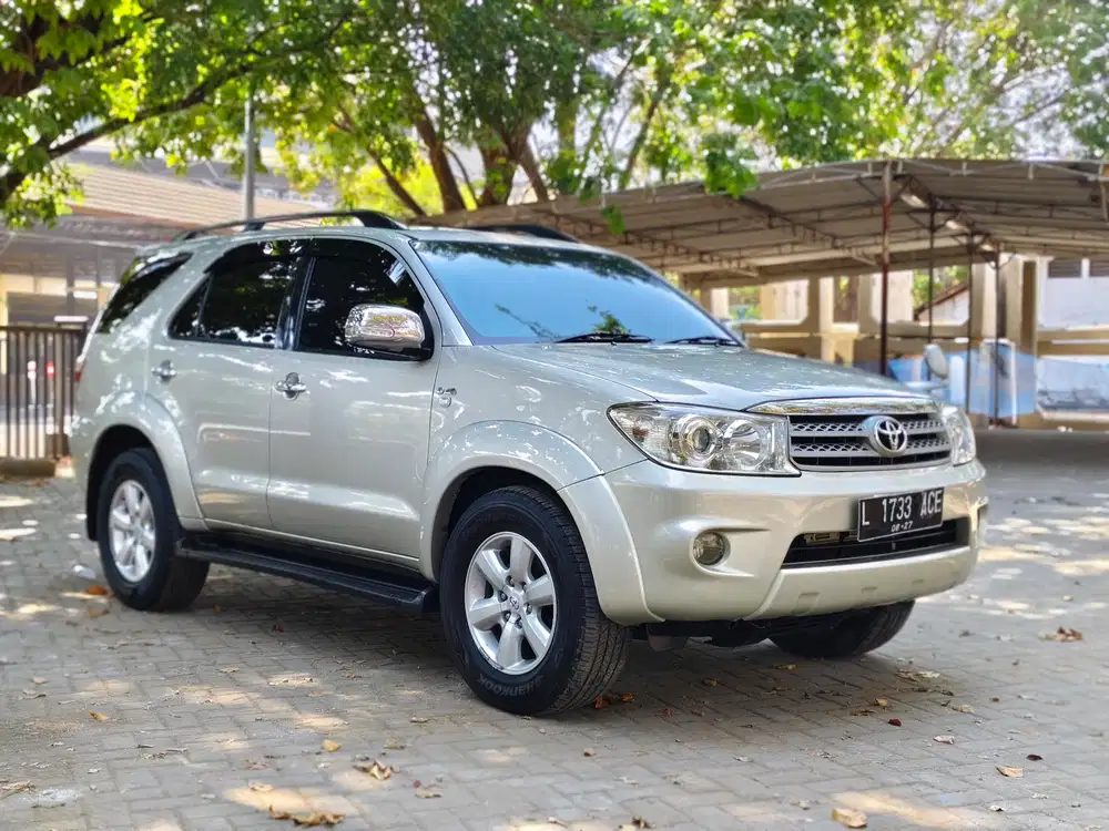 Toyota Fortuner 2.5 G Diesel Automatic 2010