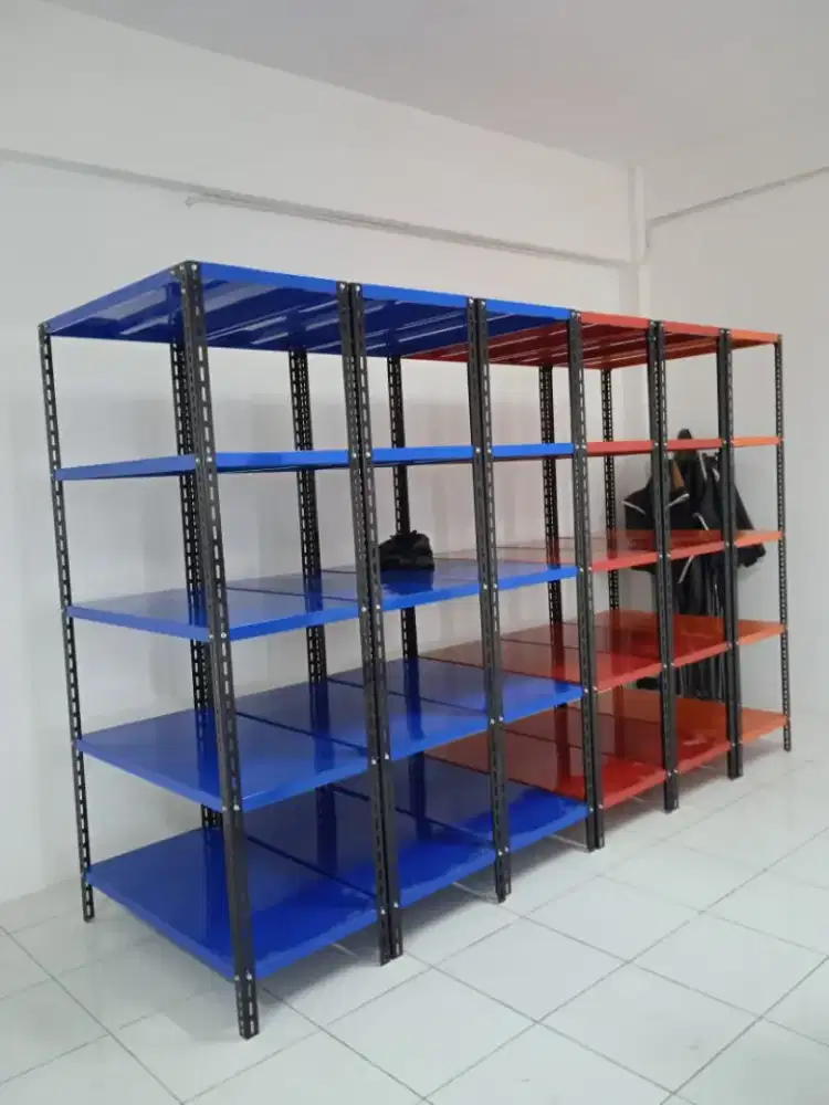 Rak besi siku lubang