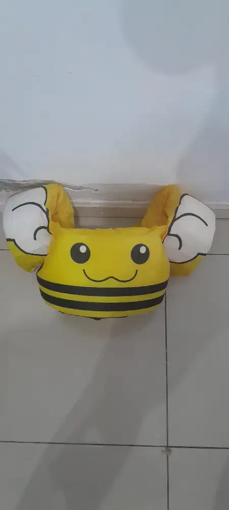 Puddle jumper(Yellow bee)