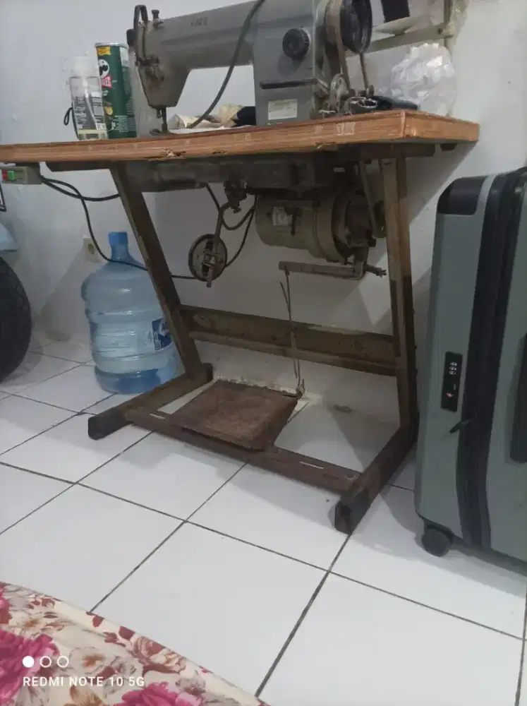 Dijual mesin jahit juki
