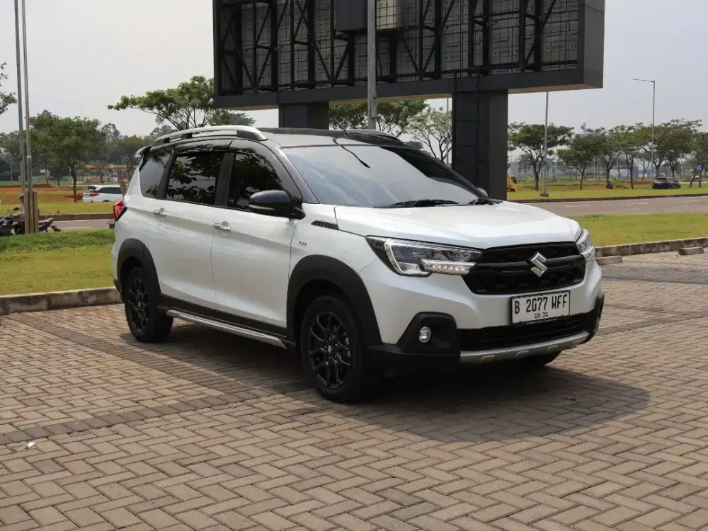Suzuki XL7 Alpha Hybrid 1.5 at 2025
