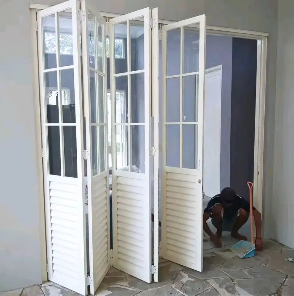 Pintu Lipat Garasi Minimalis & Kokoh