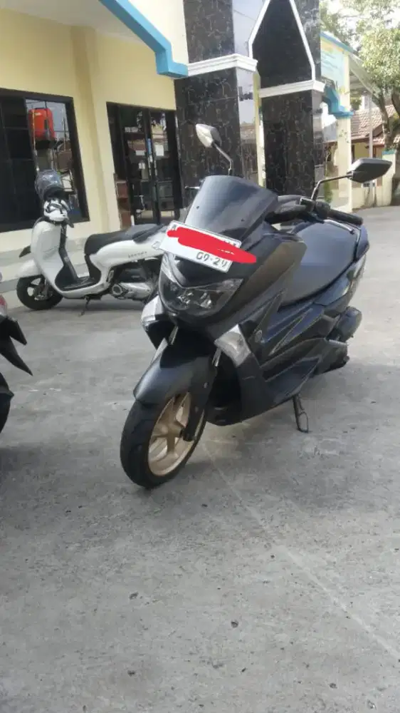 Nmax 2019 warna hitam