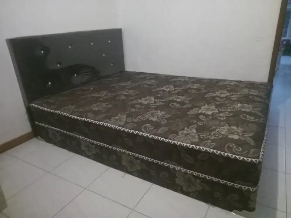 Kasur Queen + Divan + Headboard