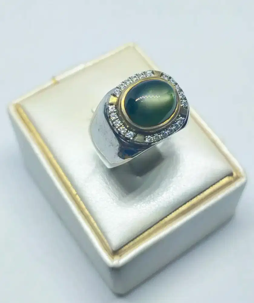 Batu Permata Green Sapphire