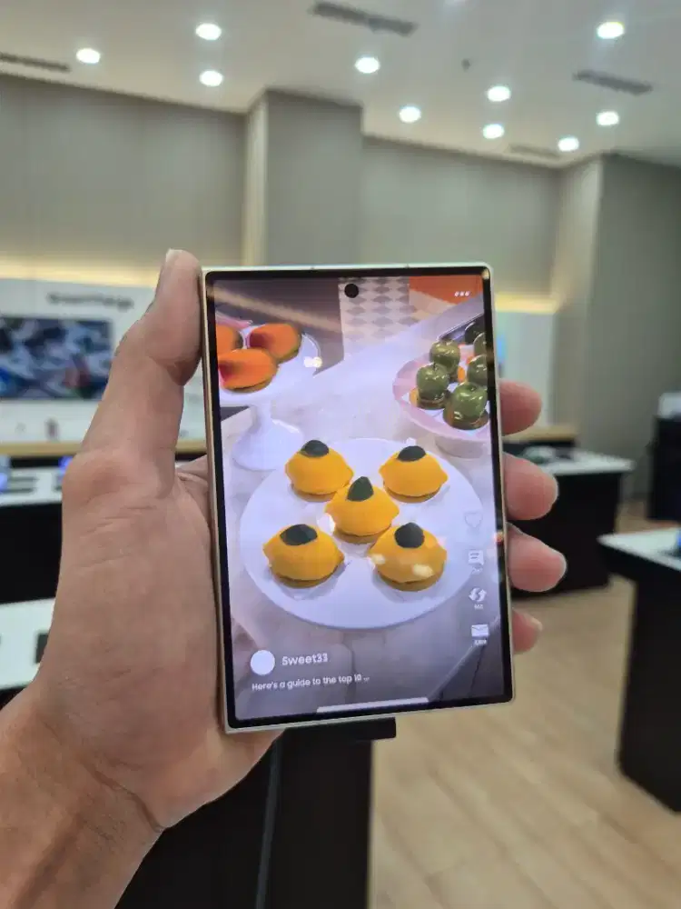 Promo Cashback upto 3juta Fold8 & watch 9 - Samsung Queen