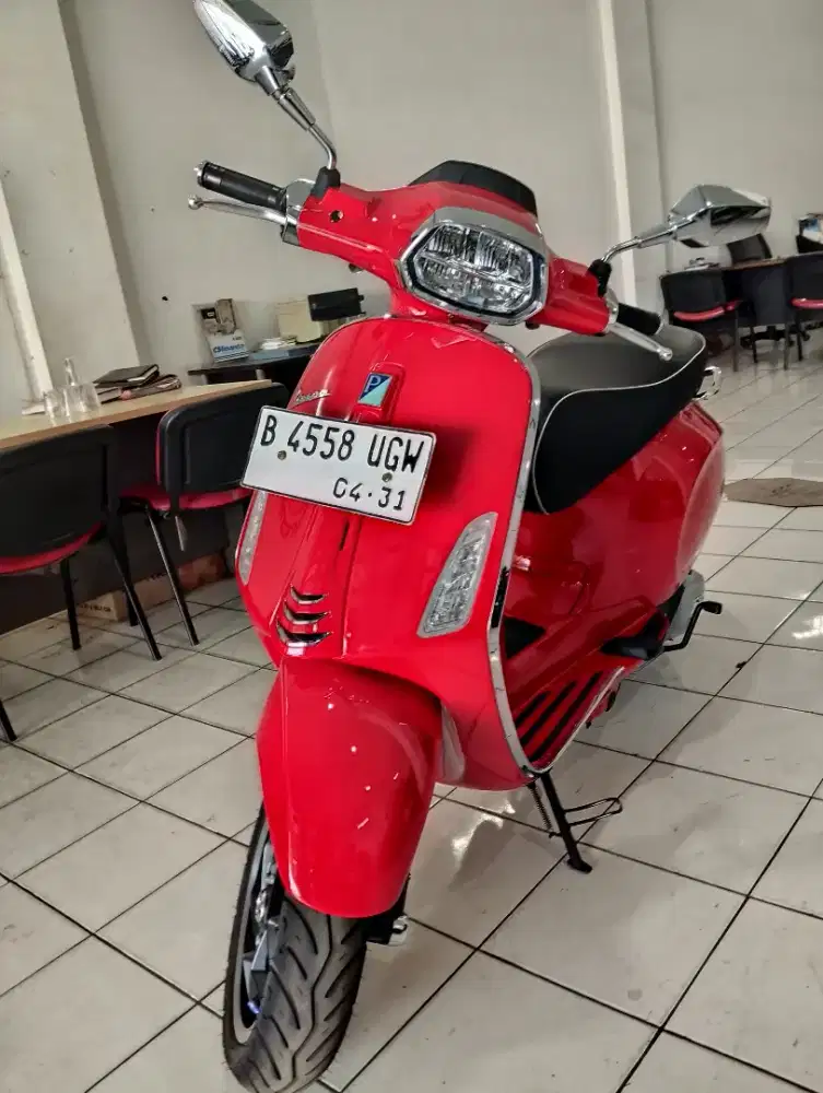 VESPA SPRINT 150 ABS 2025 LOW KM 4K PAJAK ON CASH KREDIT / TT