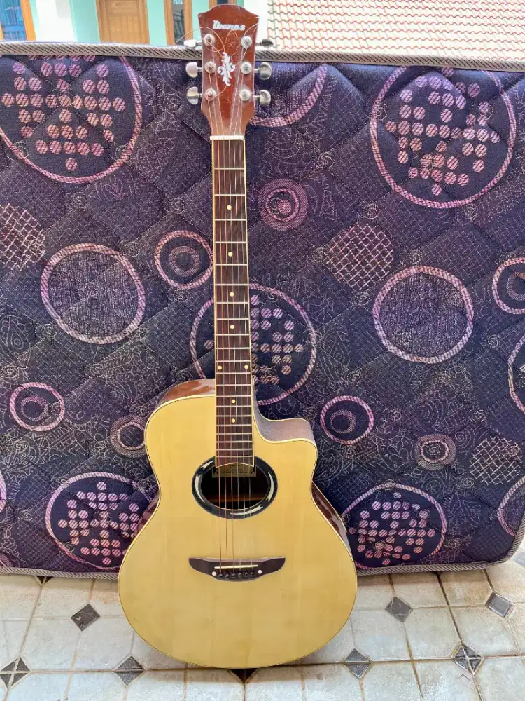 Jual gitar merk ibanes 150 nego