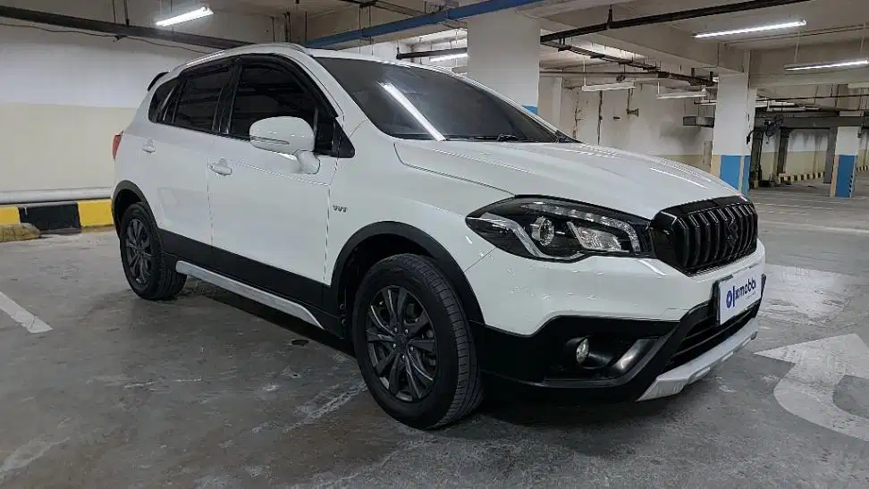 DP MURAH Suzuki SX4 1.5 S-Cross Bensin-MT 2018 CSYXB