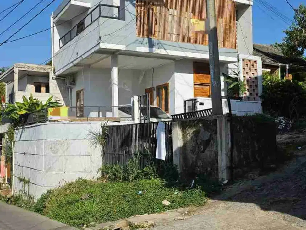 rumah 2 lantai dekat Cicaheum Bandung harga hanya 599juta