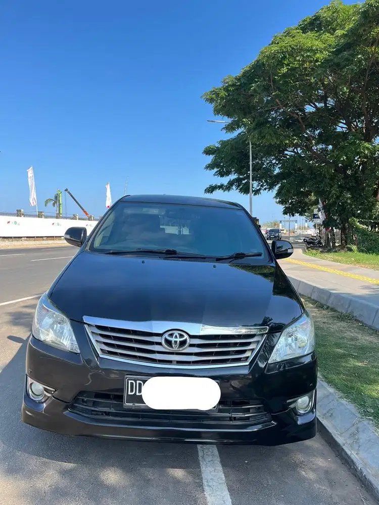 Toyota Kijang Inova 2012