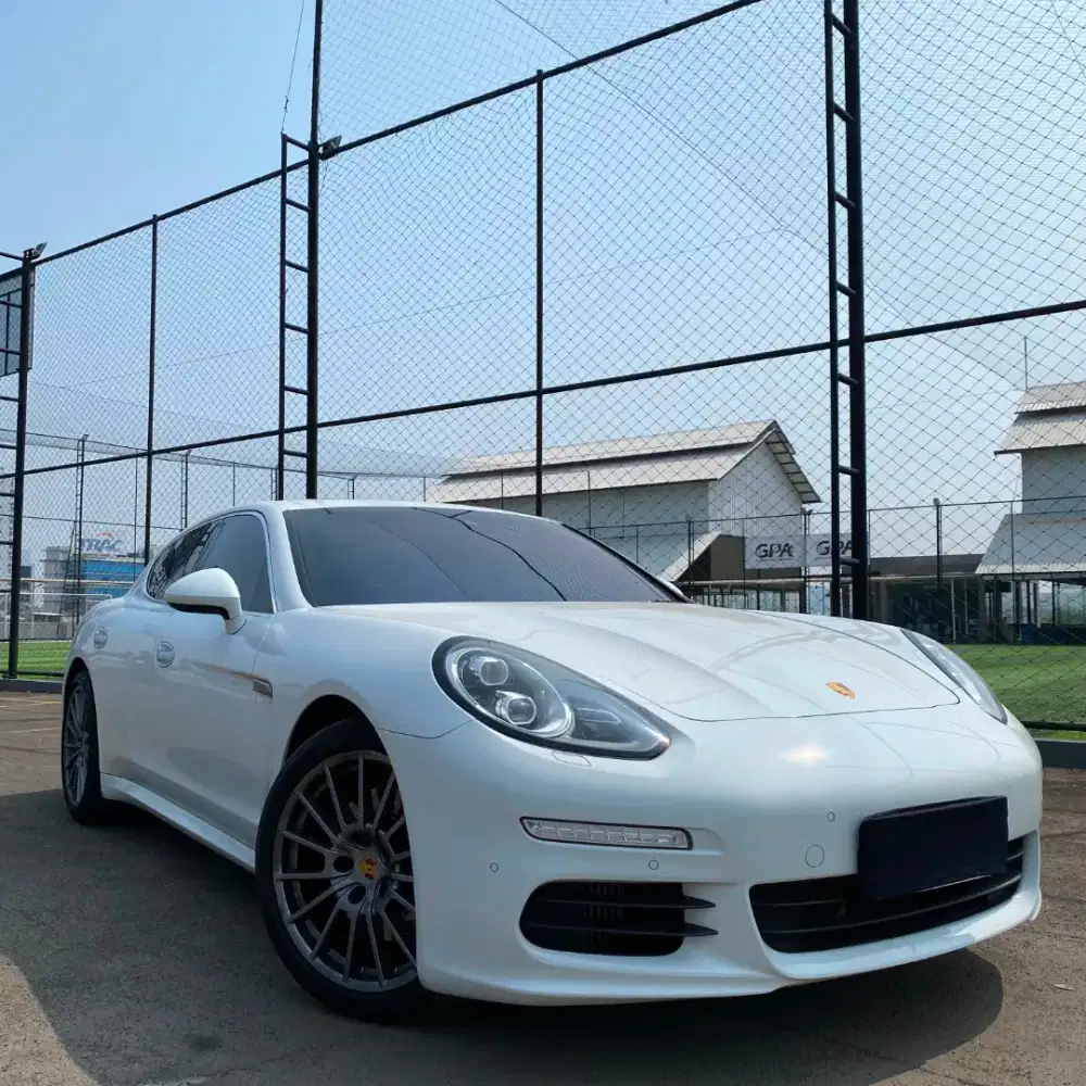 Porsche Panamera S 3.0 T Tahun 2014