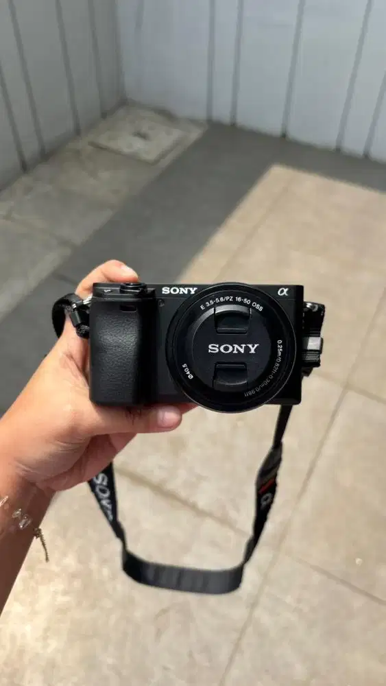 Sony Alpha A6400 (BACA DESKRIPSI PALING ATAS)