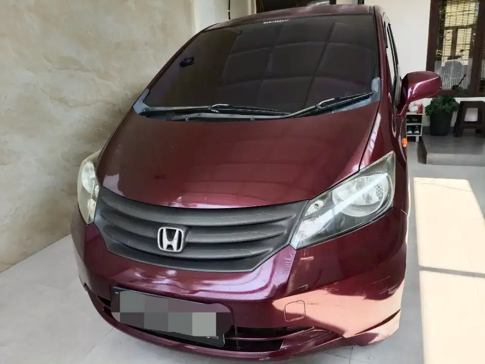 Dijual mobil Honda Freed Tahun 2009