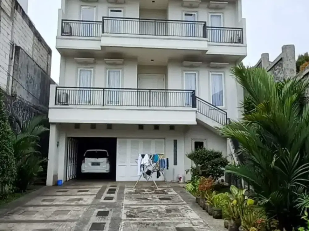 Rumah Jl. Naman Iskandar, Depok, 12x30 m², 3 Lt, SHM