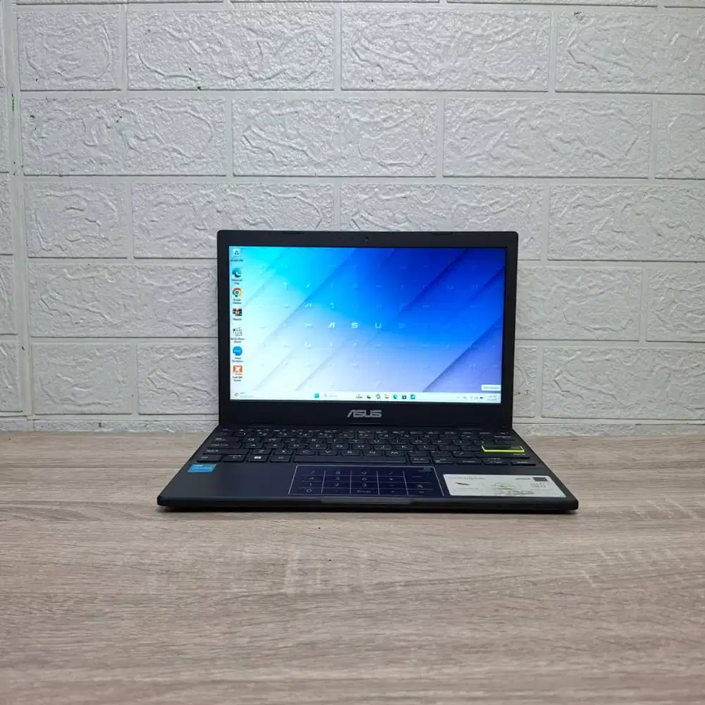 Notebook Asus E210KA N4500 RAM 8GB Memory 128GB Layar 12in Slim Mulus