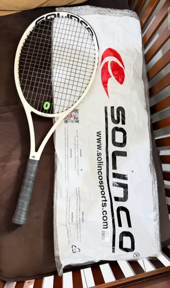 Raket Tenis Solinco Whiteout V1