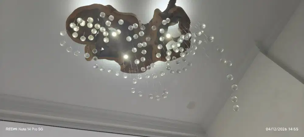 Dijual lampu hias dari Kristal