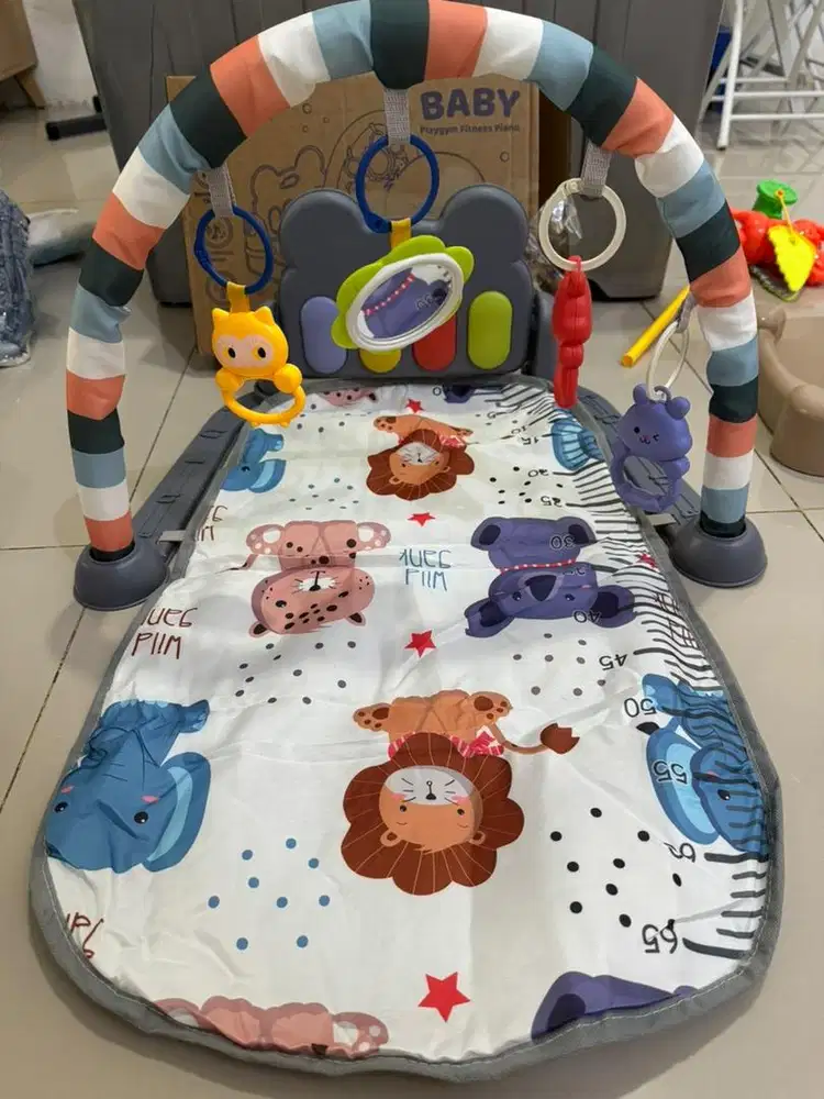 Baby gym playmate