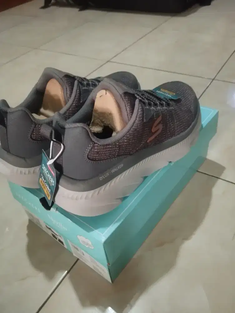 Sepatu Skechers Baru Ukuran 41