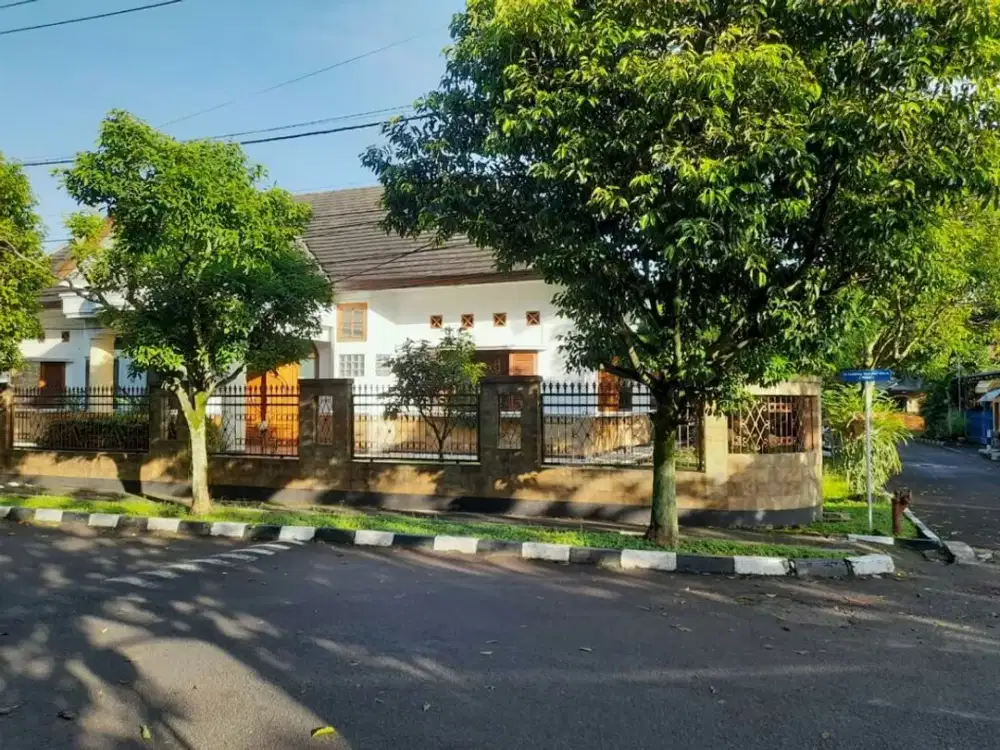 Rumah Terawat Bagus Hook Sangat Luas Lokasi Strategis Antapani