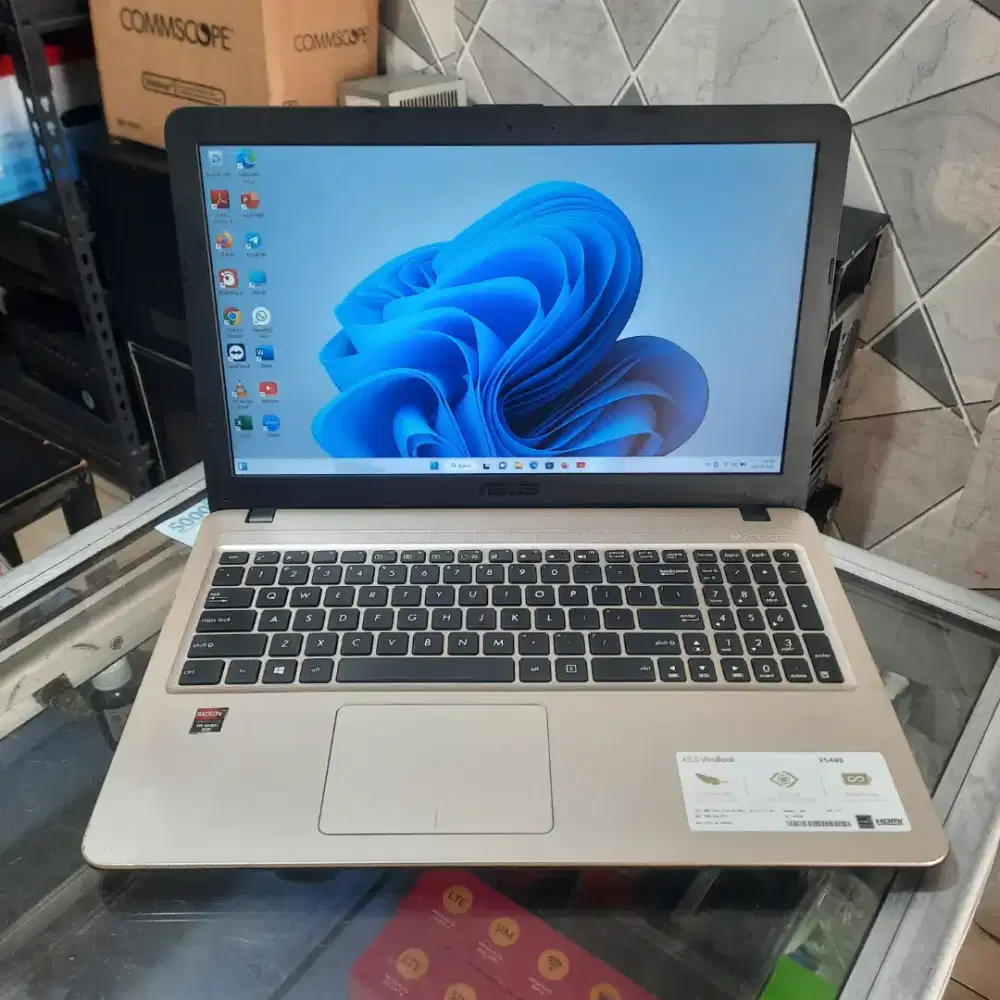 Asus X540B, AMD A9-9425, VGA 2GB, RAM 4GB, SSD 128GB, Layar 15,6 inch