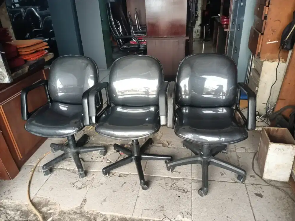 Kursi/ Bangku kerja bekas