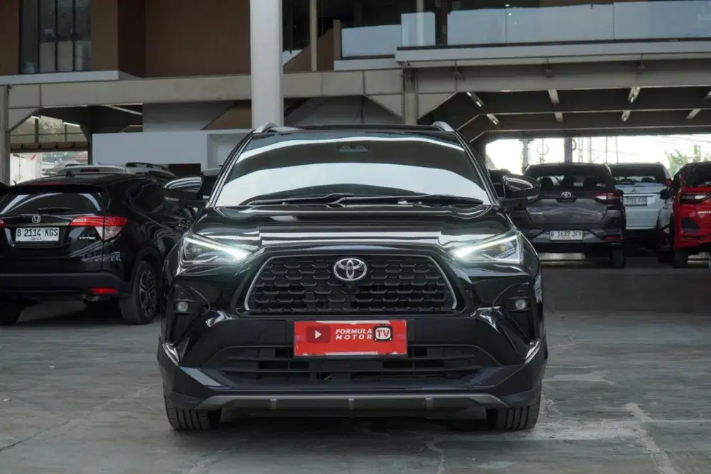 Toyota Yaris Cross GR hybrid TSS AT 2023 Hitam