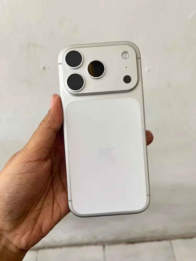 iPhone 17 Pro 256gb Silver Ex Resmi