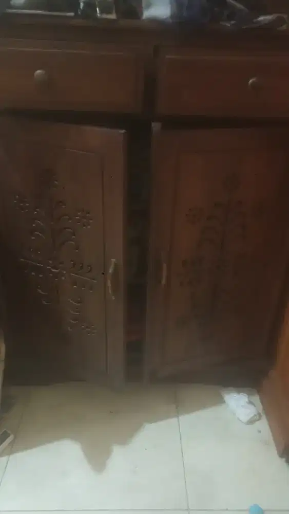 lemari kayu jati