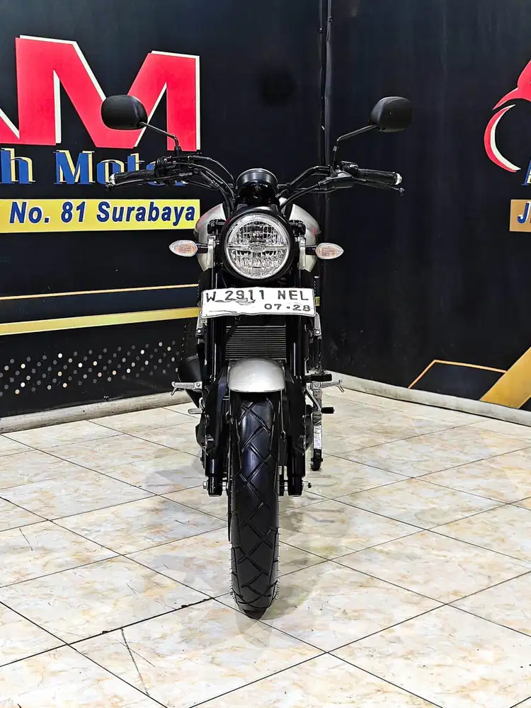 Yamaha XSR 155cc Warna Silver Th 2023. Anugerah Motor Rungkut Tengah
