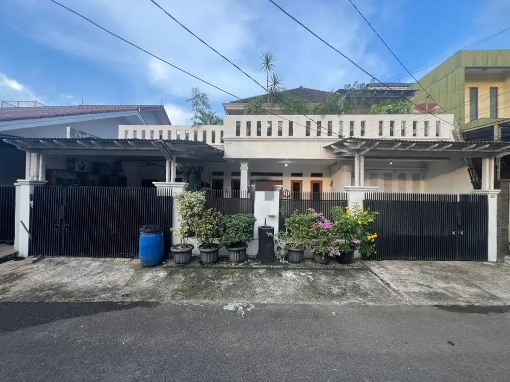 Dijual Rumah Terawat & Siap Huni di Larangan Indah, Ciledug - Kota Tangerang
