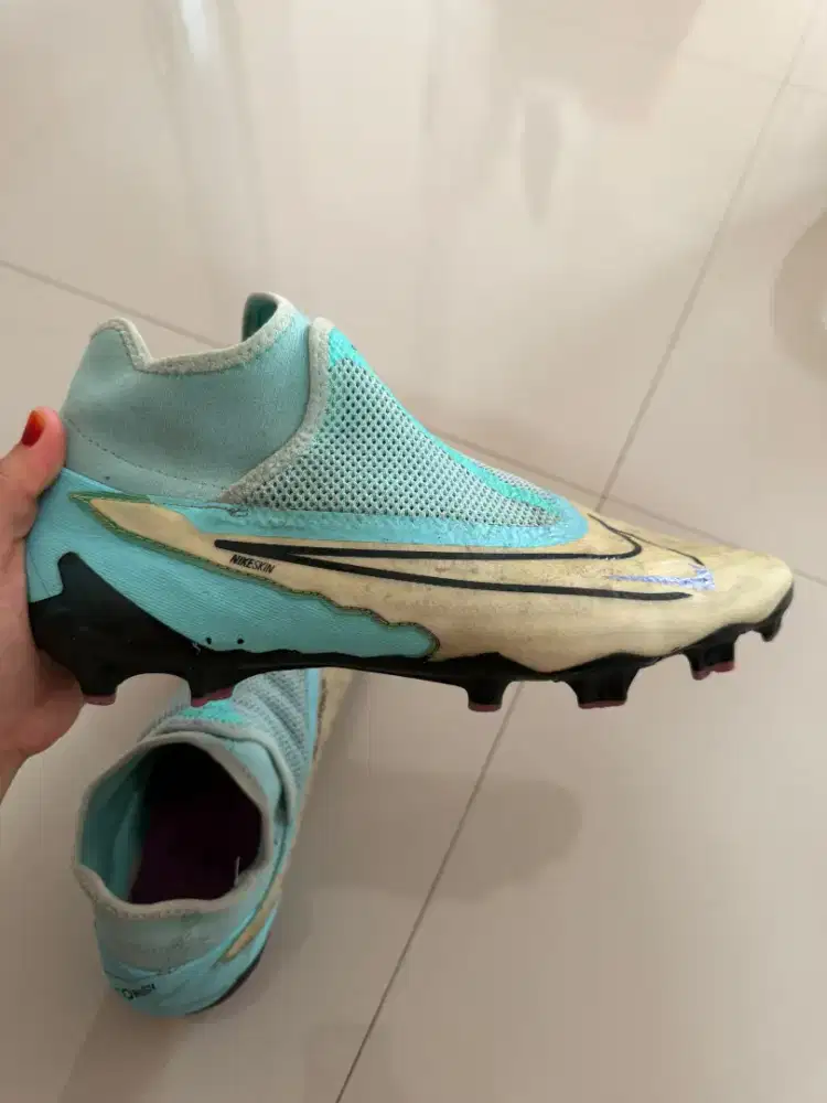 Sepatu Nike Phantom GX Pro Blue and White