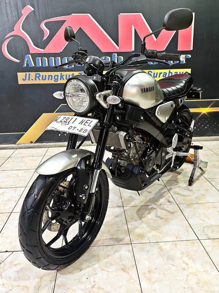 Yamaha XSR - 155cc warna Silver Th 2023. Anugerah Motor Rungkut Tengah