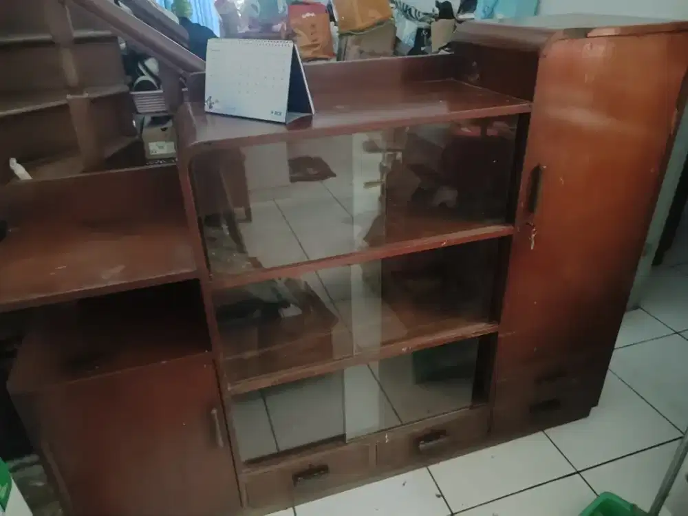 Lemari serbaguna jati klasik