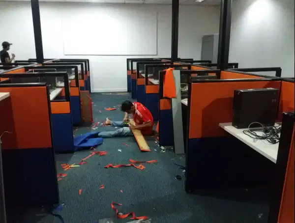 Servis Ganti warna Partisi/Kubikel Kantor
