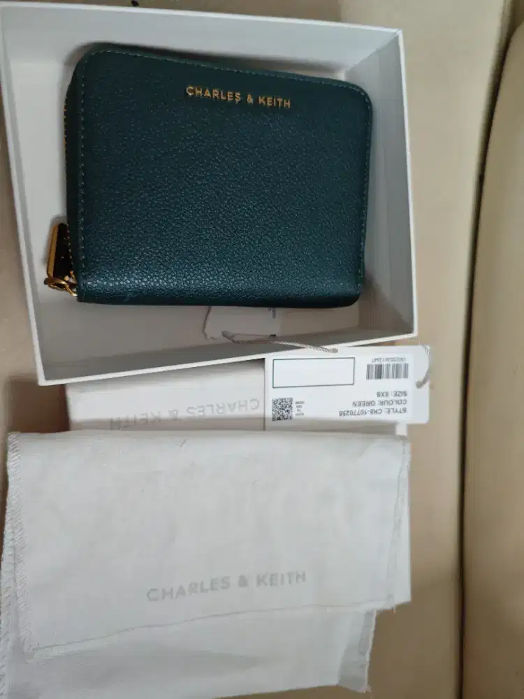 ORI dompet Charles&Keith like new
