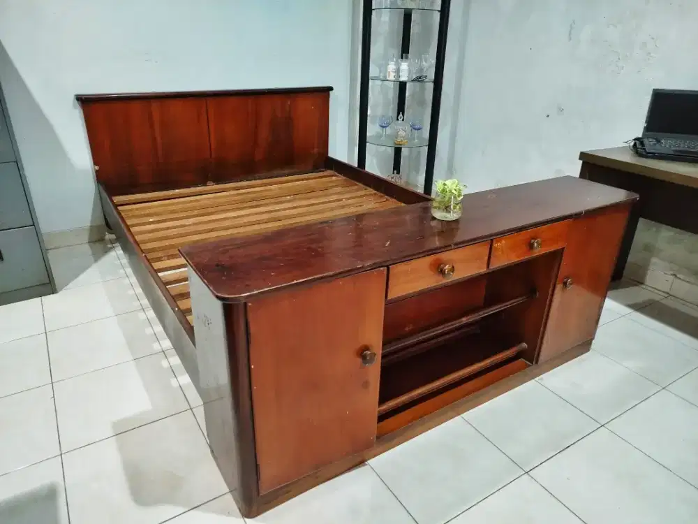 Dijual tempat tidur/dipan kayu jati model antik/vintage, Queen Size