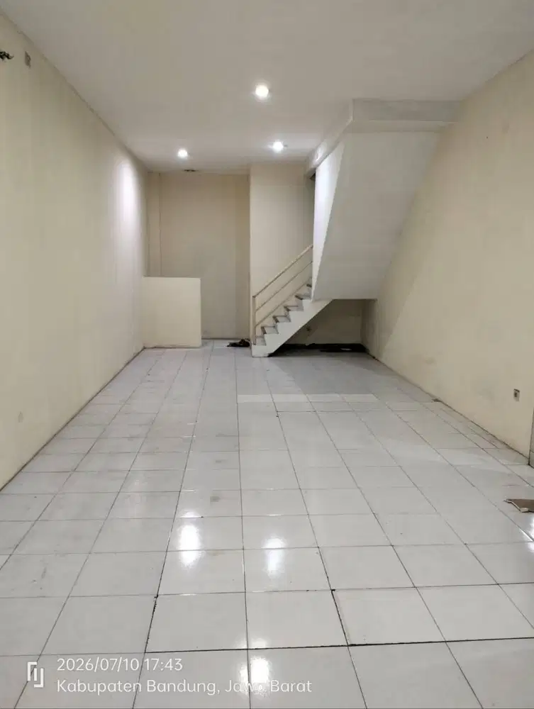 Disewakan Ruko 2.5 Lantai Siap Usaha di Mainroad Kopo Bandung