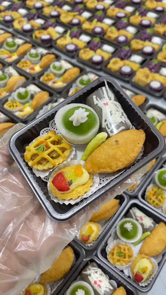 Tenaga Produksi Kue Tradisional